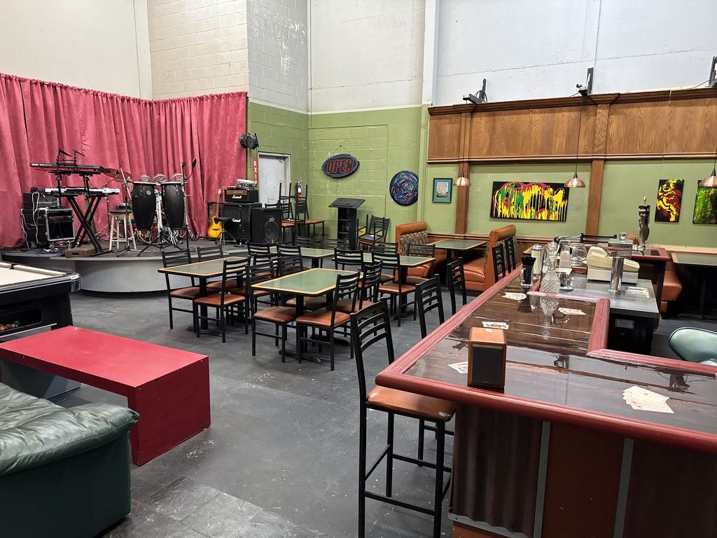 Unit C bar clean wide
