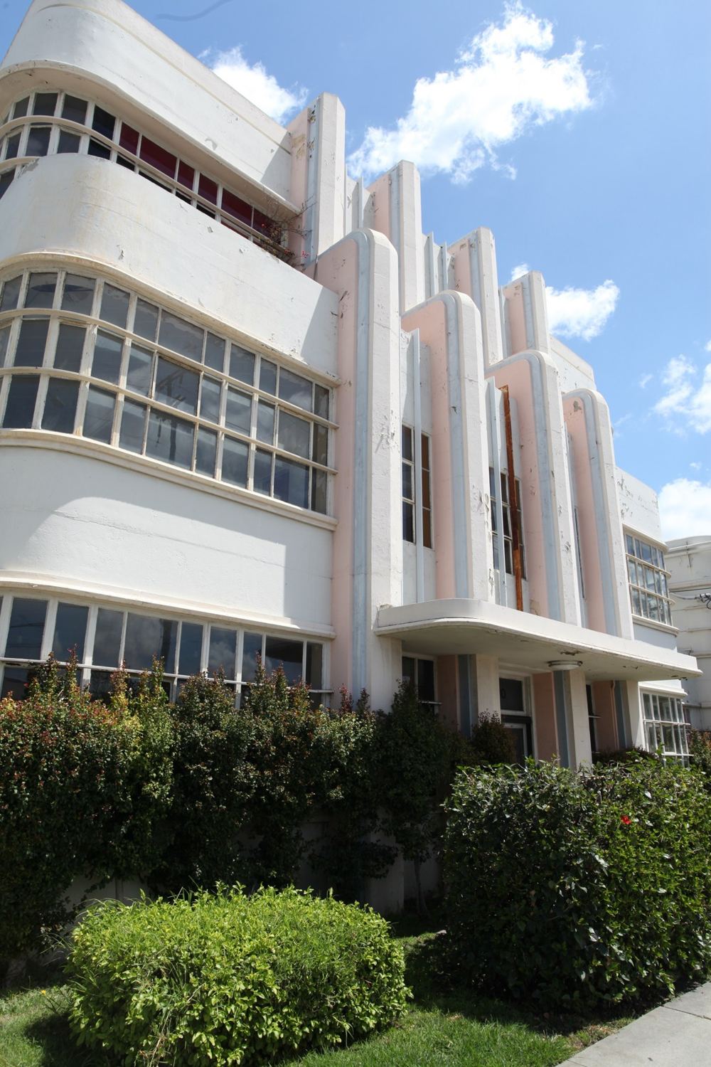 Front building · Four floors — view 1