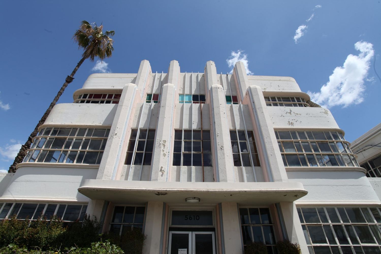 Front building · Four floors — view 3